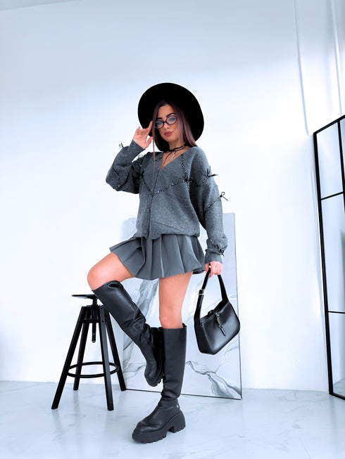 "CREAMY GLEAM MO-4005" adīta jaka ar fliteriem - pelēka